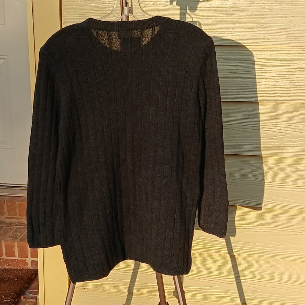 Simply Vera  Dark Grey Cotton Blend Sweater Long Sleeve Buttons onthe Cuffs SzL - Picture 3 of 6